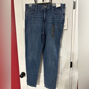 🆕 DKNY Bleeker shaping skinny jeans sz. 14 ✨NWT✨
